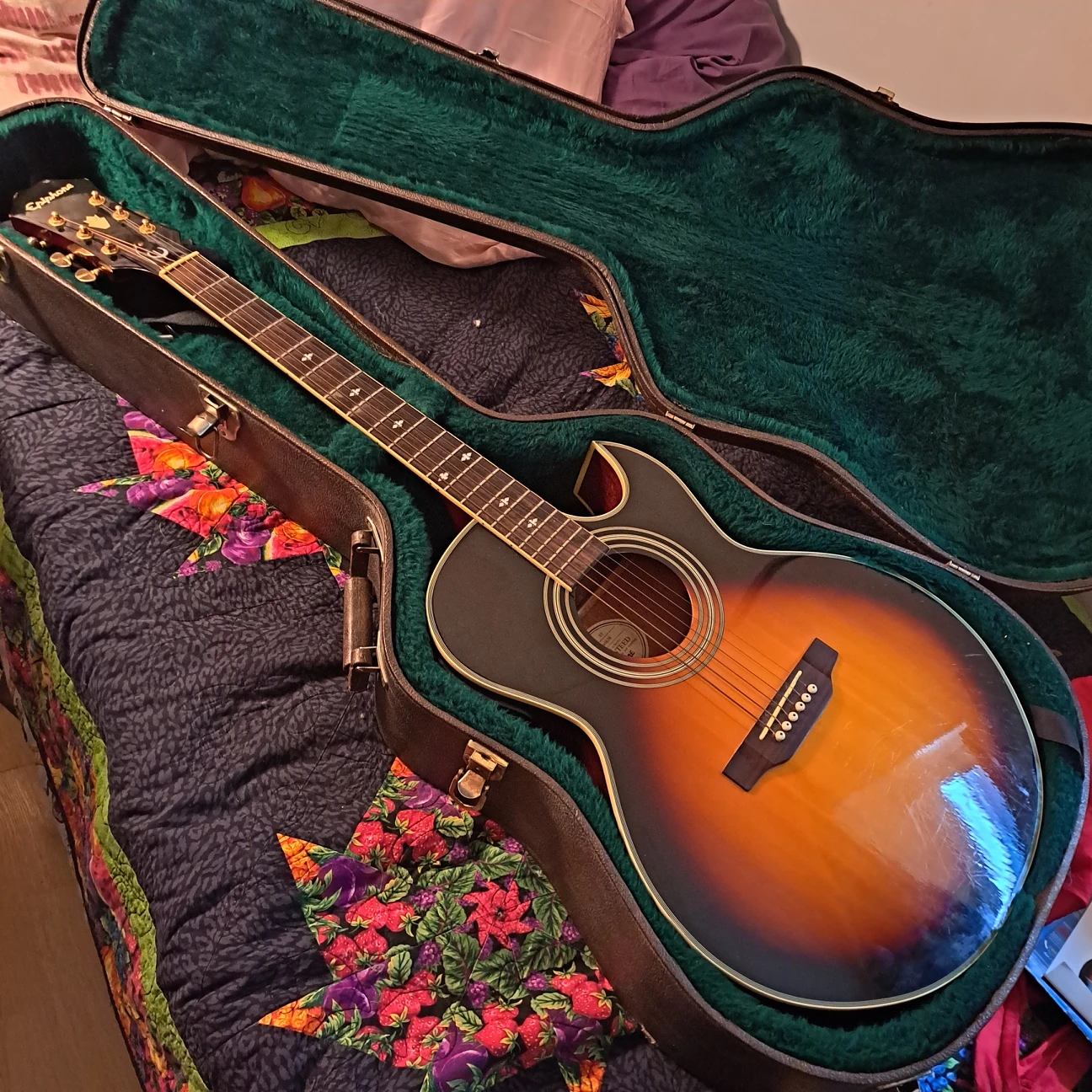 Epiphone Guitar 6-String Acoustic-Electric thumbnail