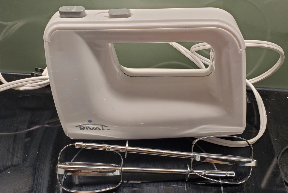 Electric egg beater thumbnail