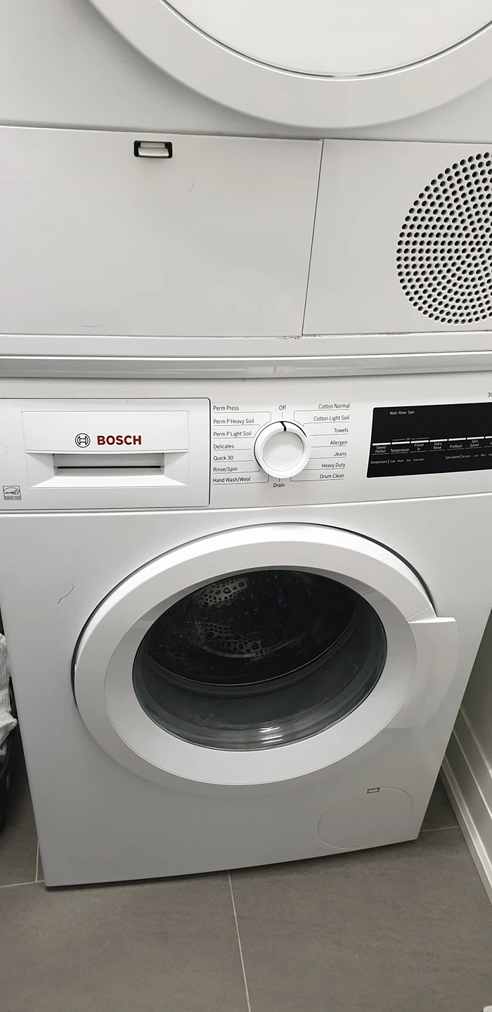 Bosch washing machine and dryer - photo 2