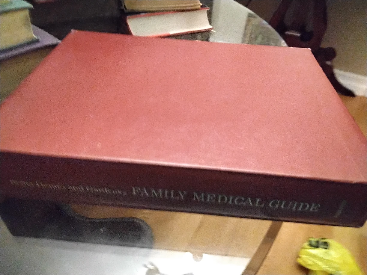 BETTER HOMES AND GARDENS FAMILY MEDICAL GUIDE image indicator(4)