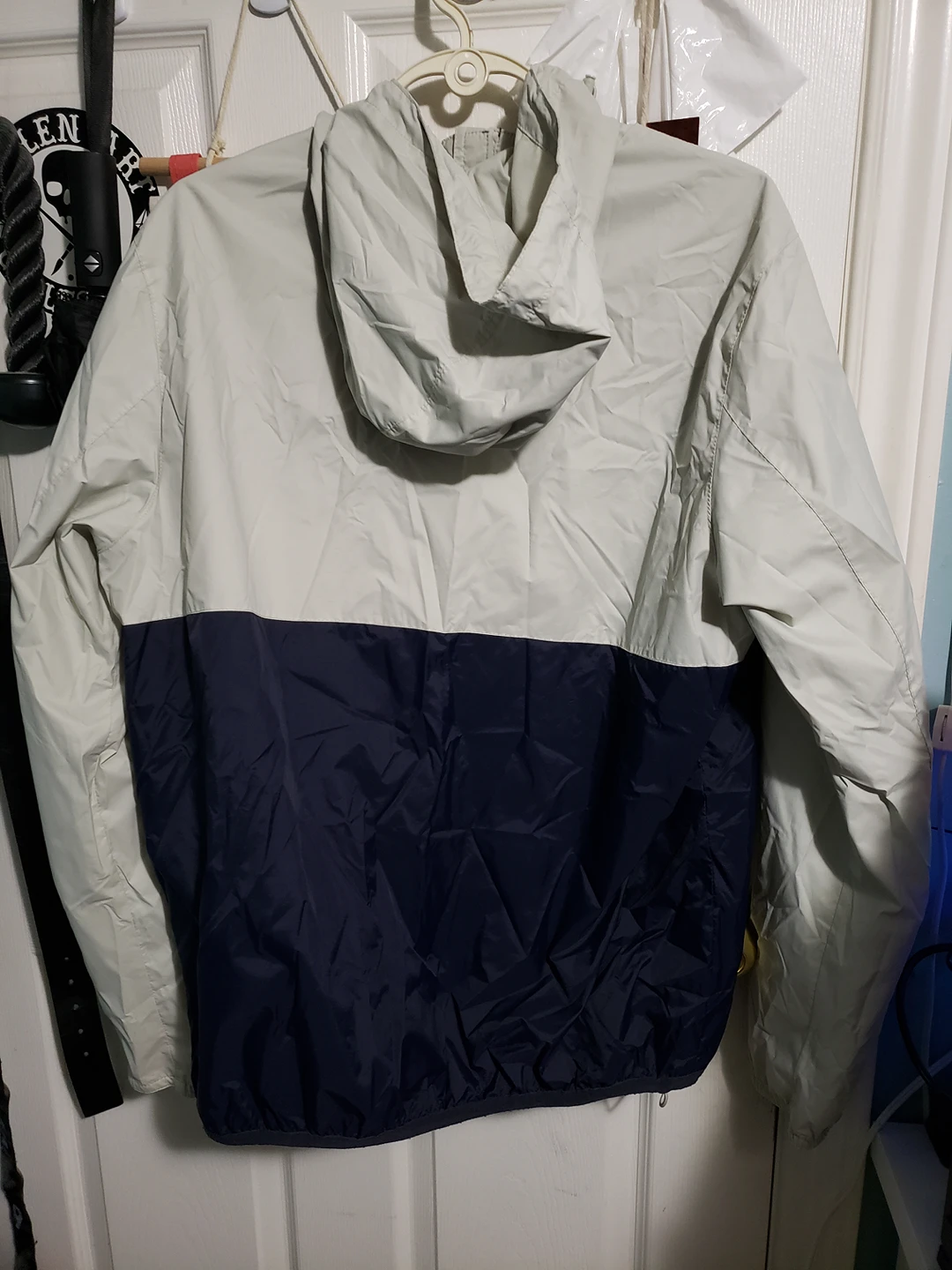 Tommy hilfiger men's windbreaker jacket. image indicator(2)