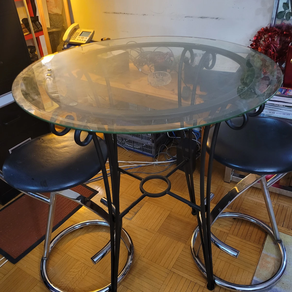 HIGH GLASS TOP BAR TABLE - photo 3
