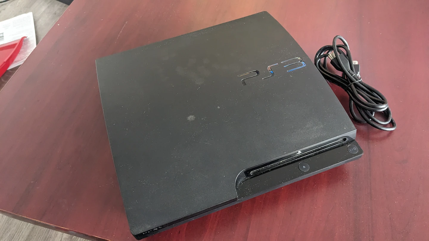 PS3 - 320gb - Fair Condition - photo 3