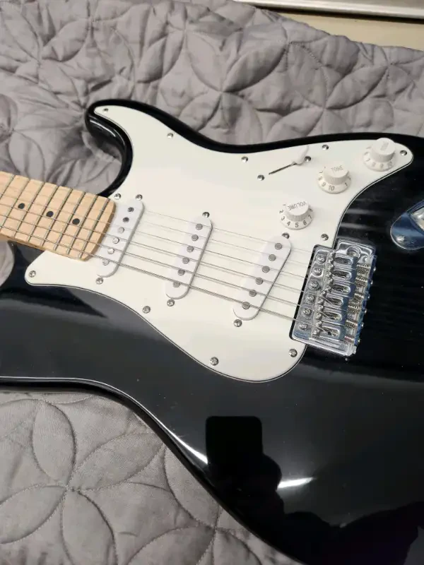 Silvertone Vintage SS11 Electric Guitar - Full Size + Black thumbnail
