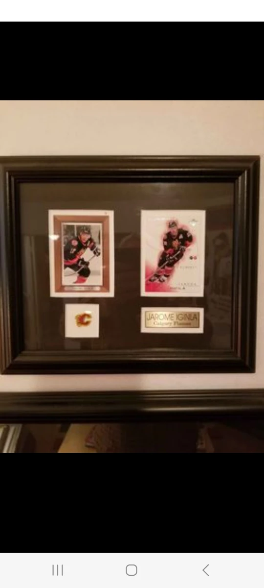 Jarome Iginla framed cards/pin