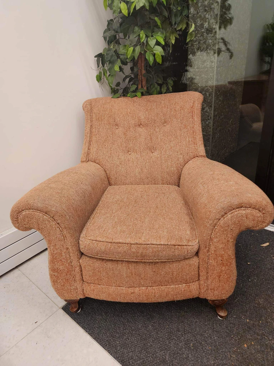 💝Vintage Fabric Armchair (delivery available) thumbnail