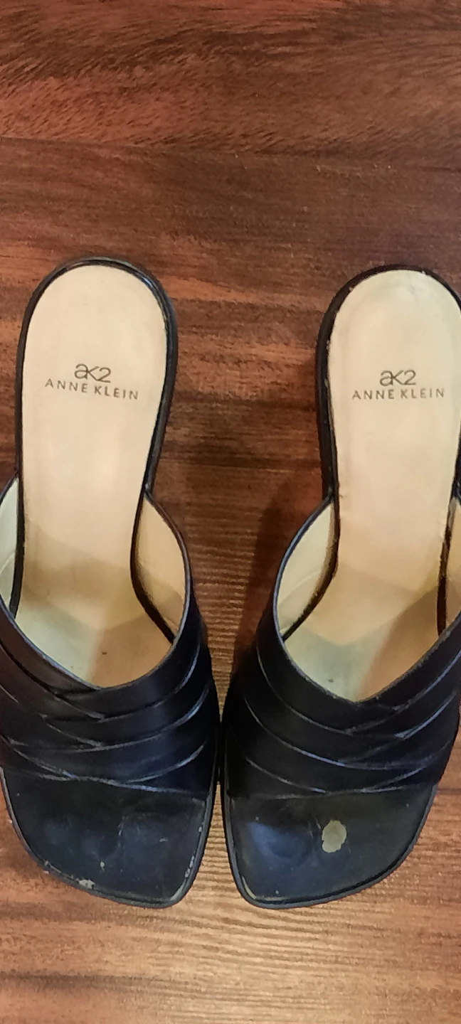 ANNE KLEIN (AK2) LEATHER UPPER SLIDES image indicator(2)