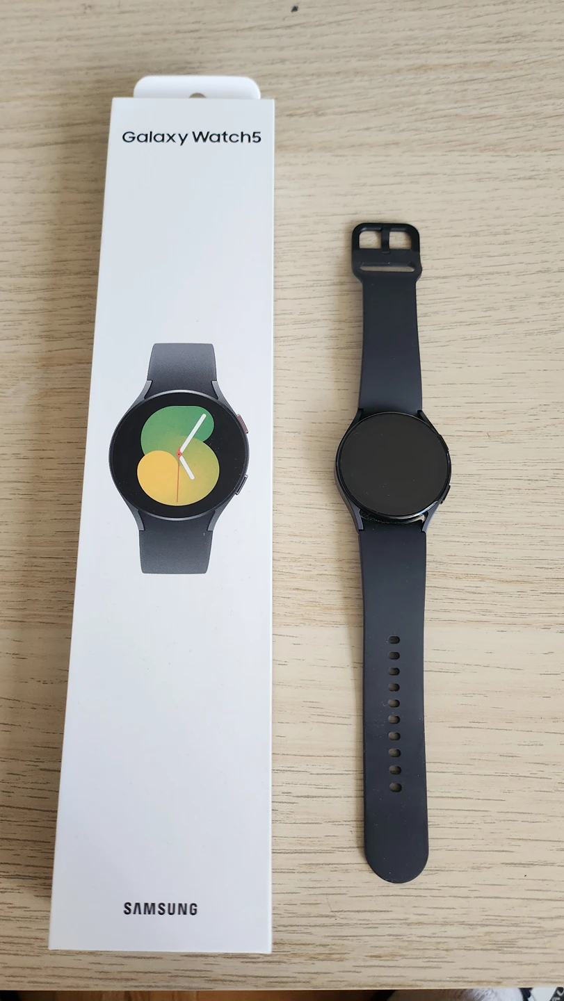 Samsung Galaxy Watch5 LTE 40mm Gray + wireless charger thumbnail