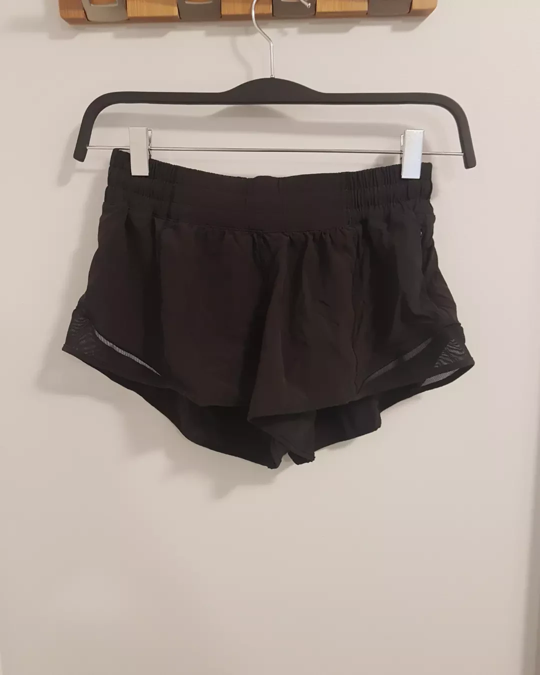 Lululemon hotty hots image indicator(2)