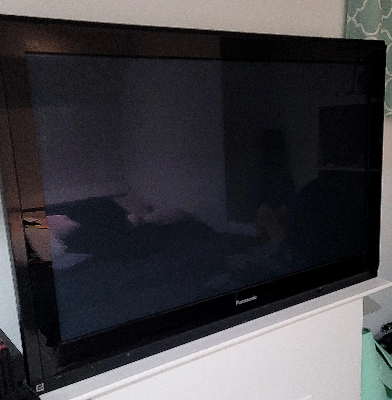 LARGE Panasonic TV thumbnail