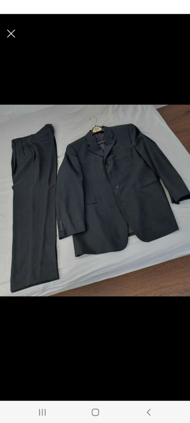 MEN'S WAREHOUSE 2 PIECES SUITS