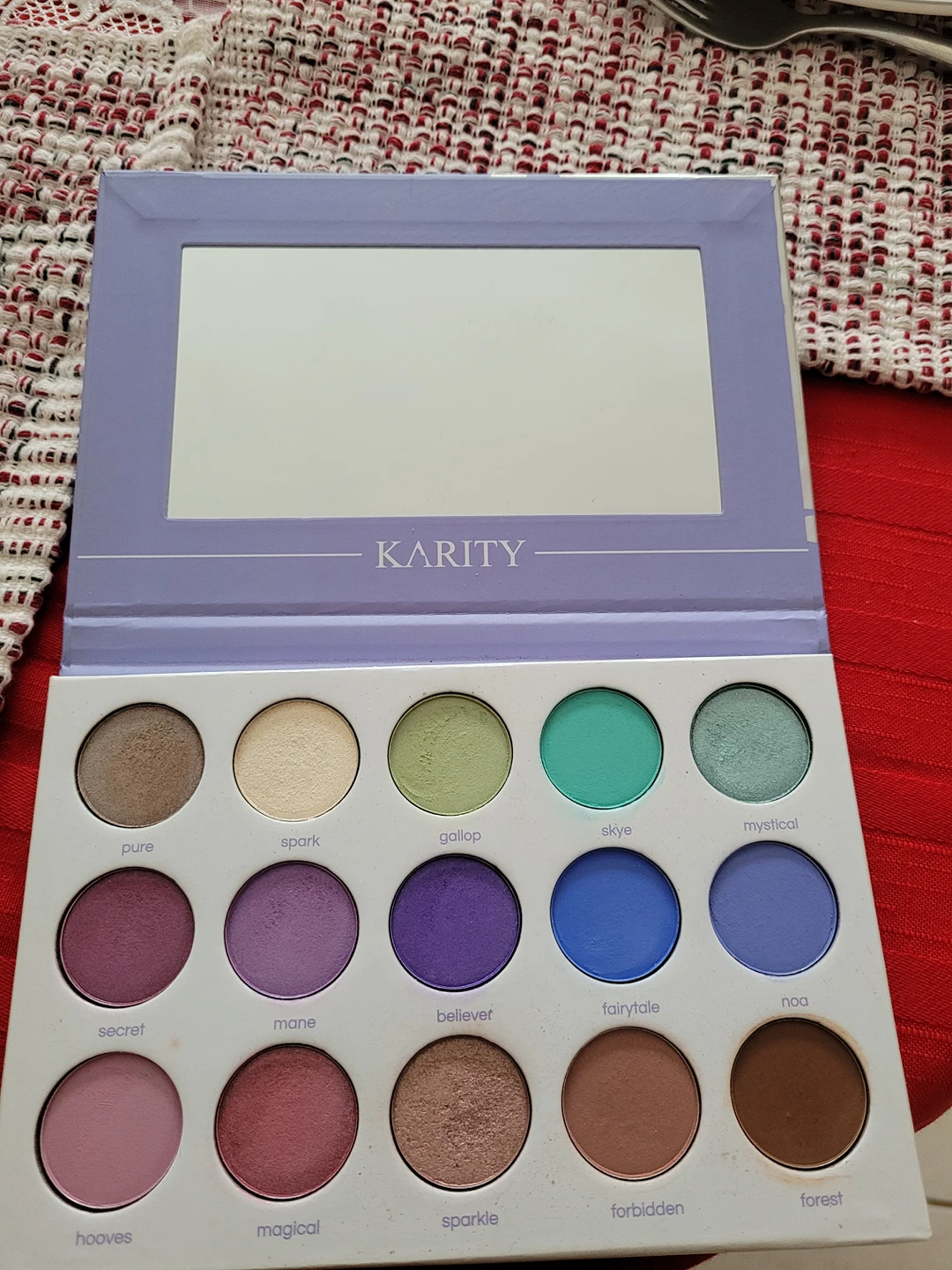 Karity Makeup Palette barely used! thumbnail