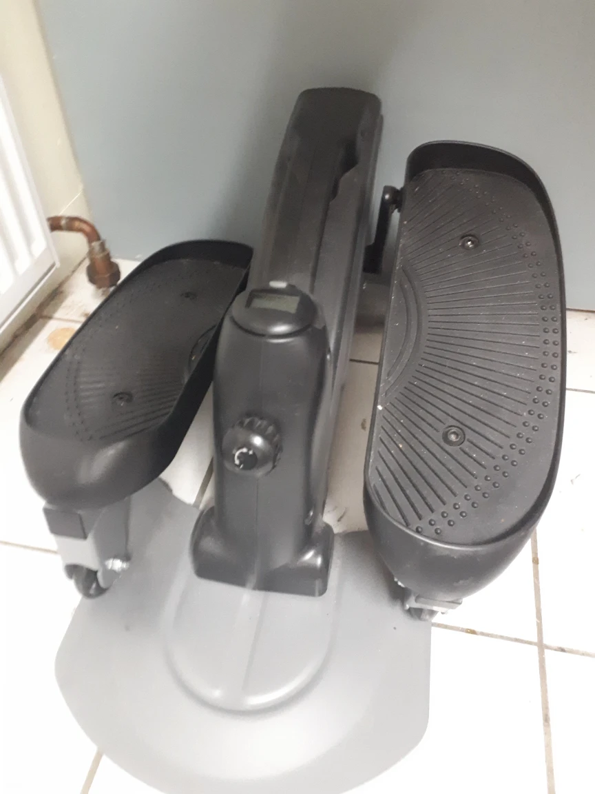 Elliptical workout machine image indicator(4)