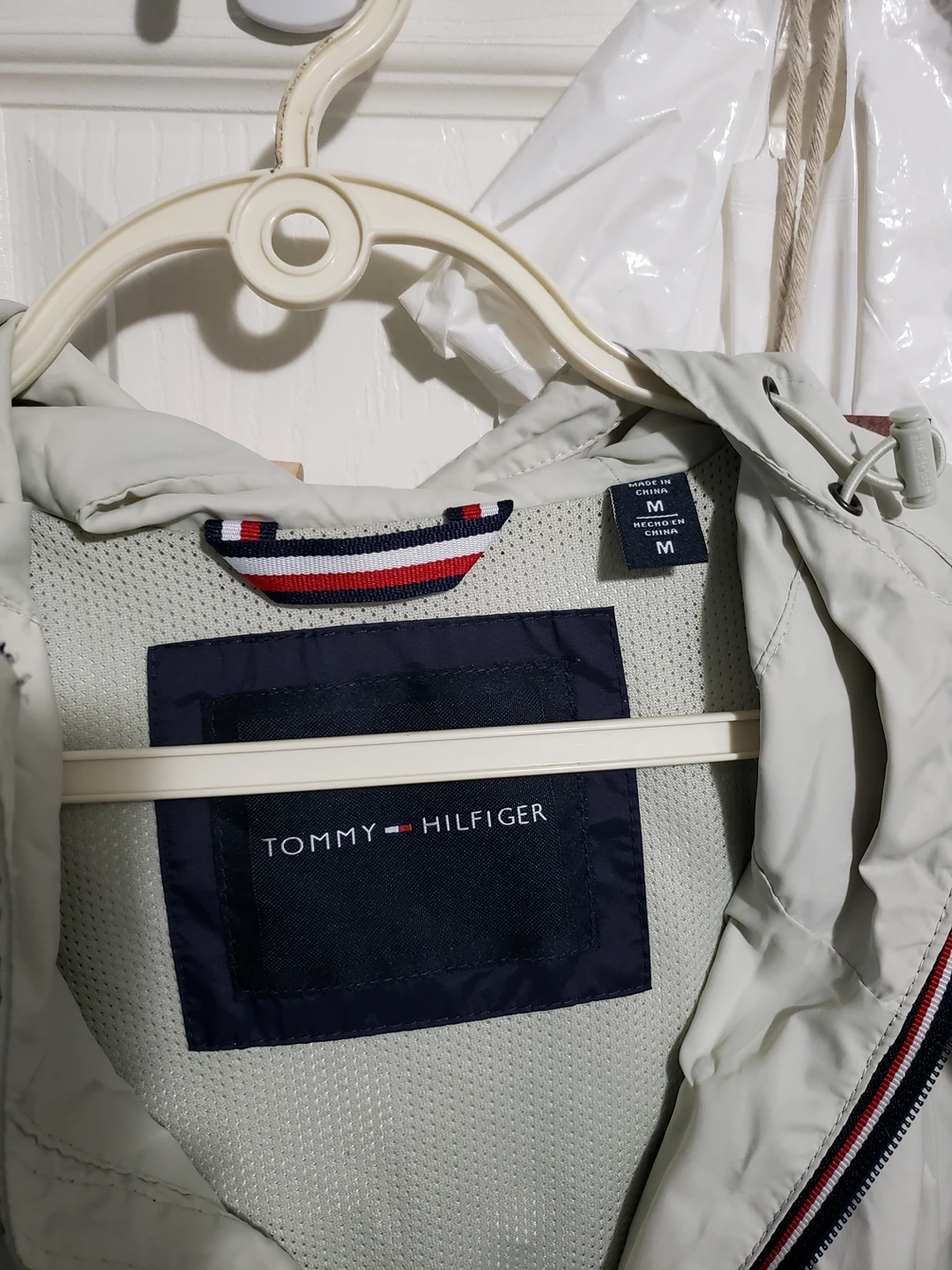 Tommy hilfiger men's windbreaker jacket. image indicator(3)