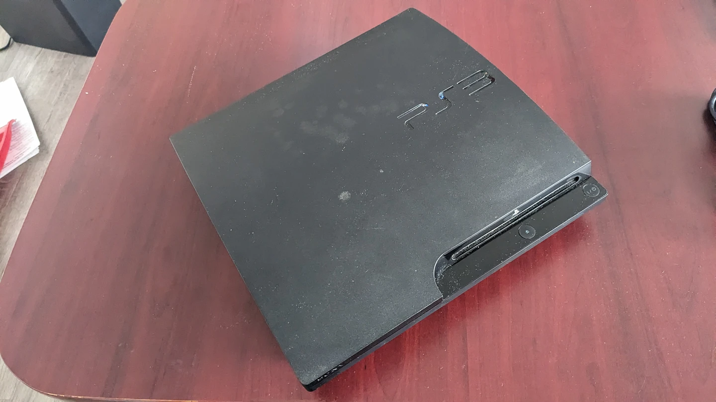 PS3 - 320gb - Fair Condition - photo 2