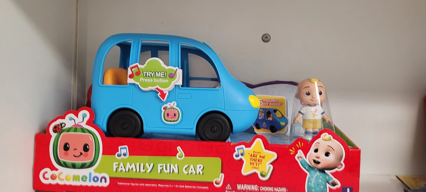 cocomelon famoly car with baby
