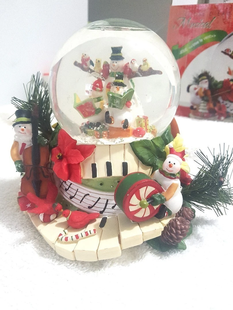 NEW Snowman Holiday Christmas Snowglobe thumbnail
