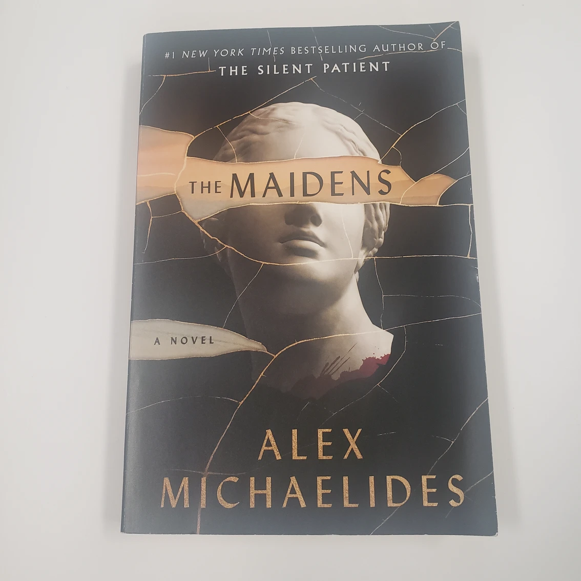 The Maidens - Alex Michaelides - Popular book for cheap thumbnail