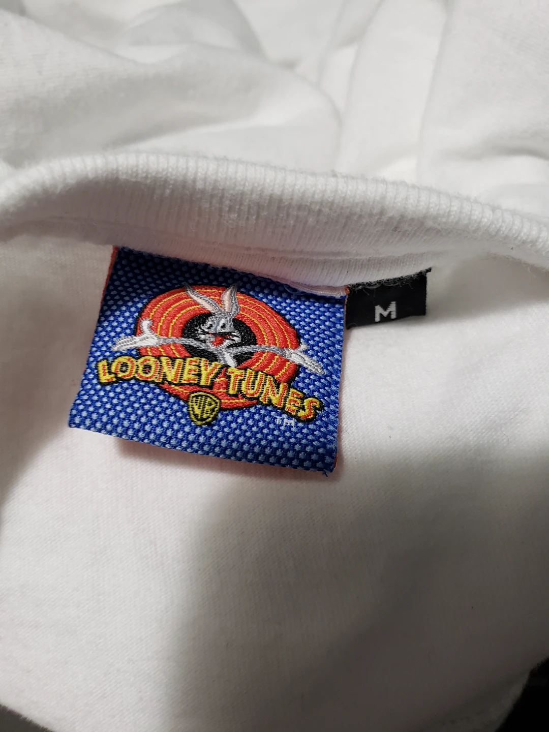 Bugs bunny Tee Medium. image indicator(2)