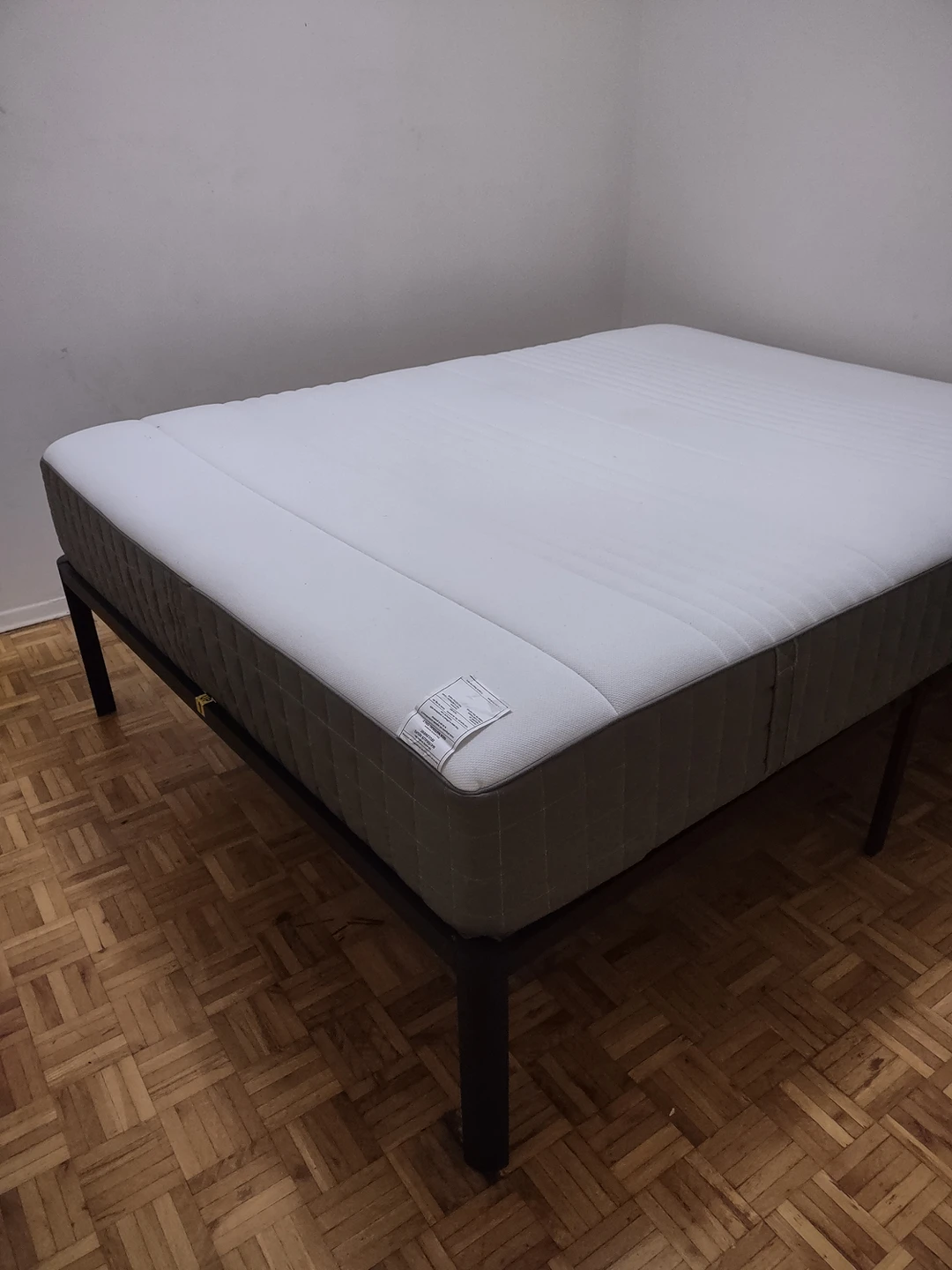 IKEA Queen mattress/metal queen bedframe