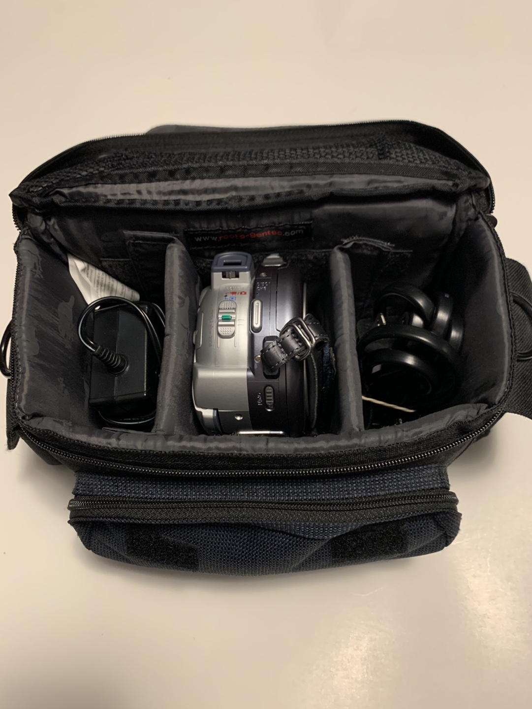 Canon DC100 DVD Camcorder image indicator(7)