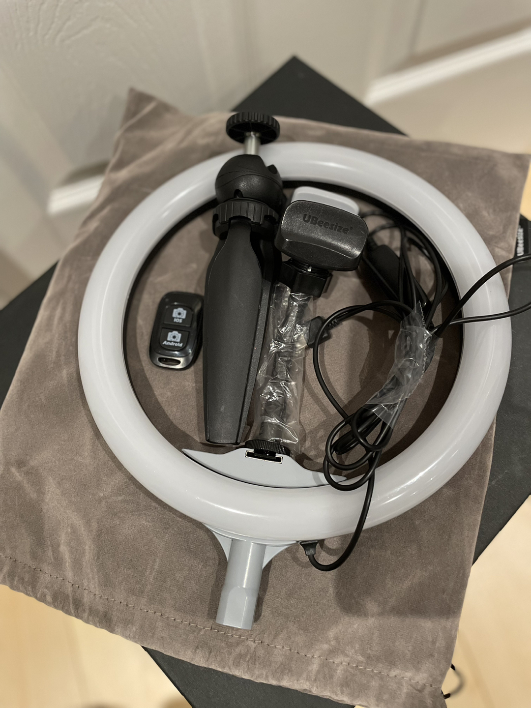 UBeesize selfie ring light - photo 2