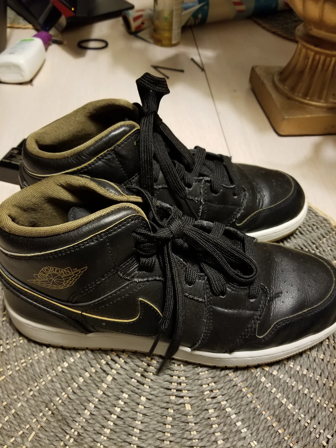 Air Jordan sneakers image indicator(5)