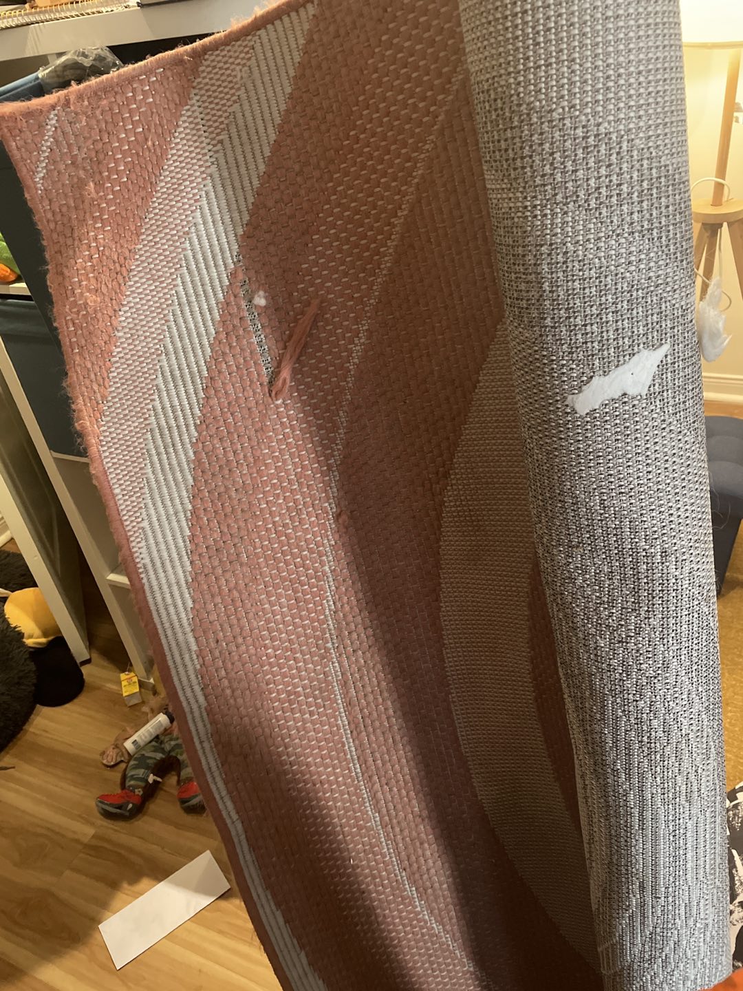 Free Coral Patterned Rug image indicator(4)