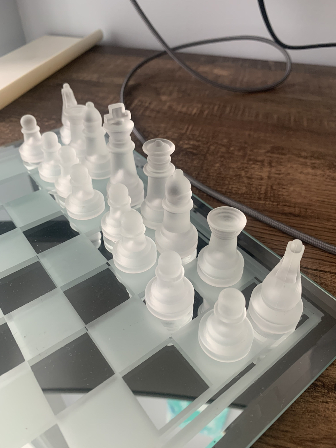 Glass Chess Set image indicator(4)