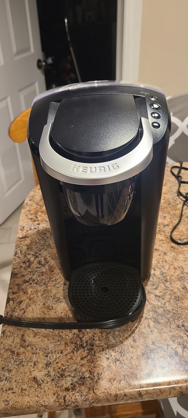 keurig coffee maker. thumbnail