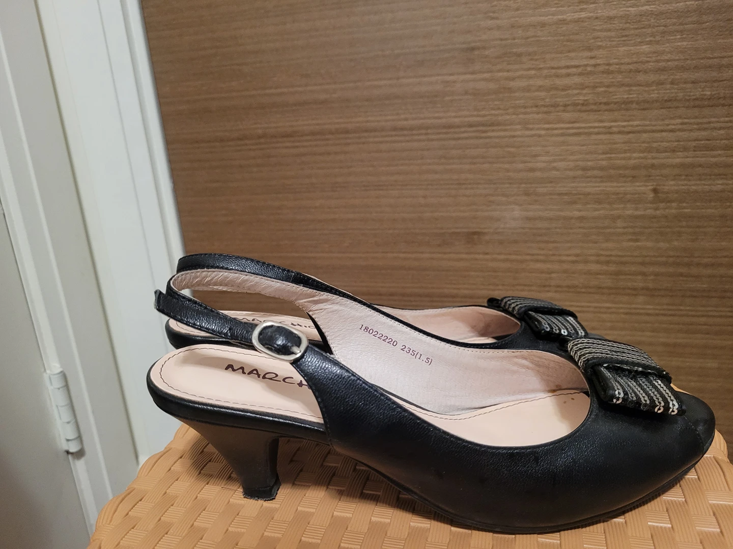 Like New Leather Sandal Heels thumbnail