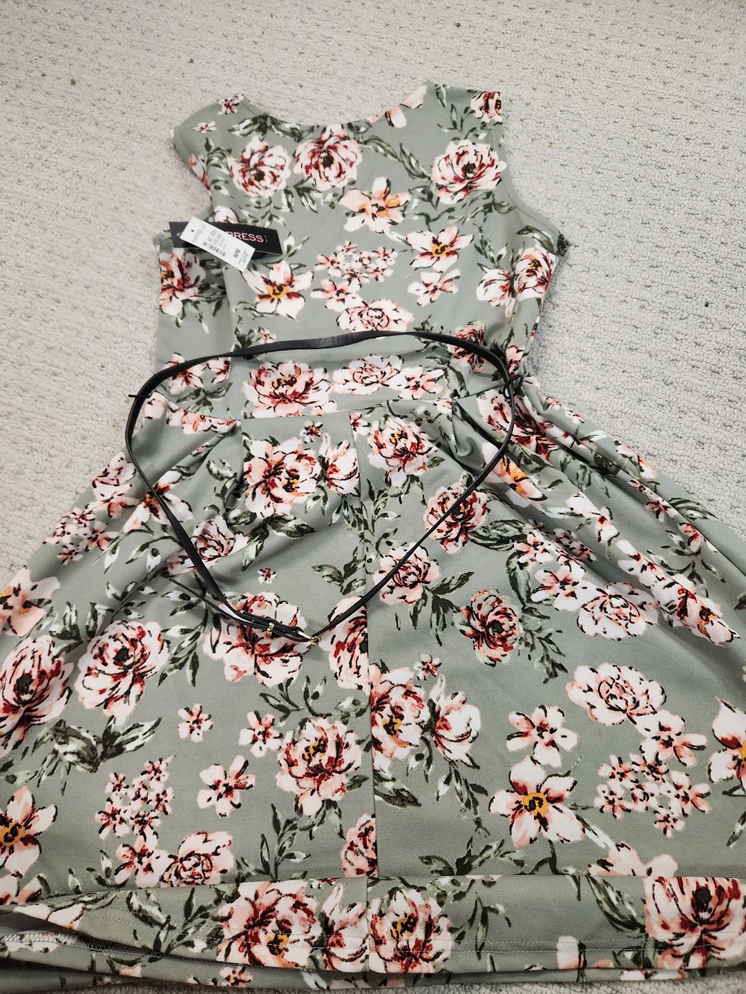 BNWT floral spring dress image indicator(2)