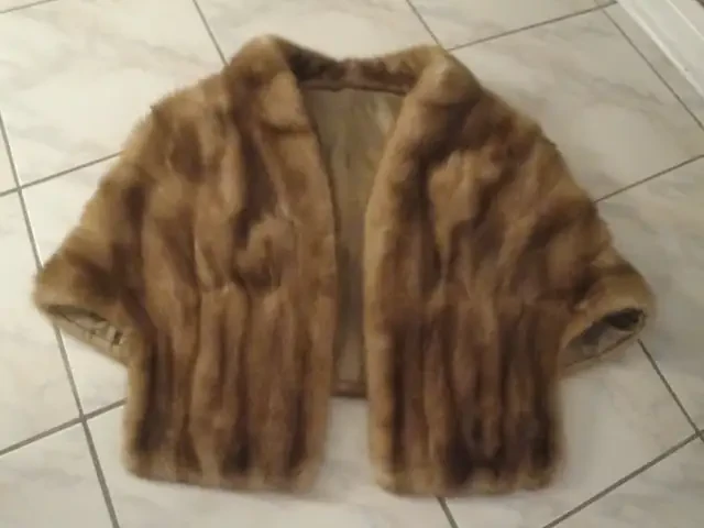 MINK STOLE, LIKE NEW