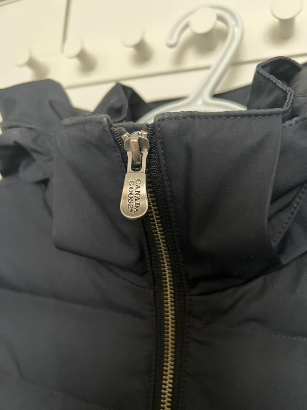 Women’s Canada goose black label winter jacket - photo 3