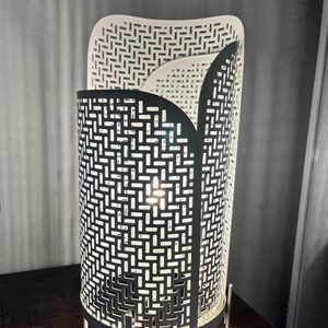 Lamp with bulb included ( Table lamp)