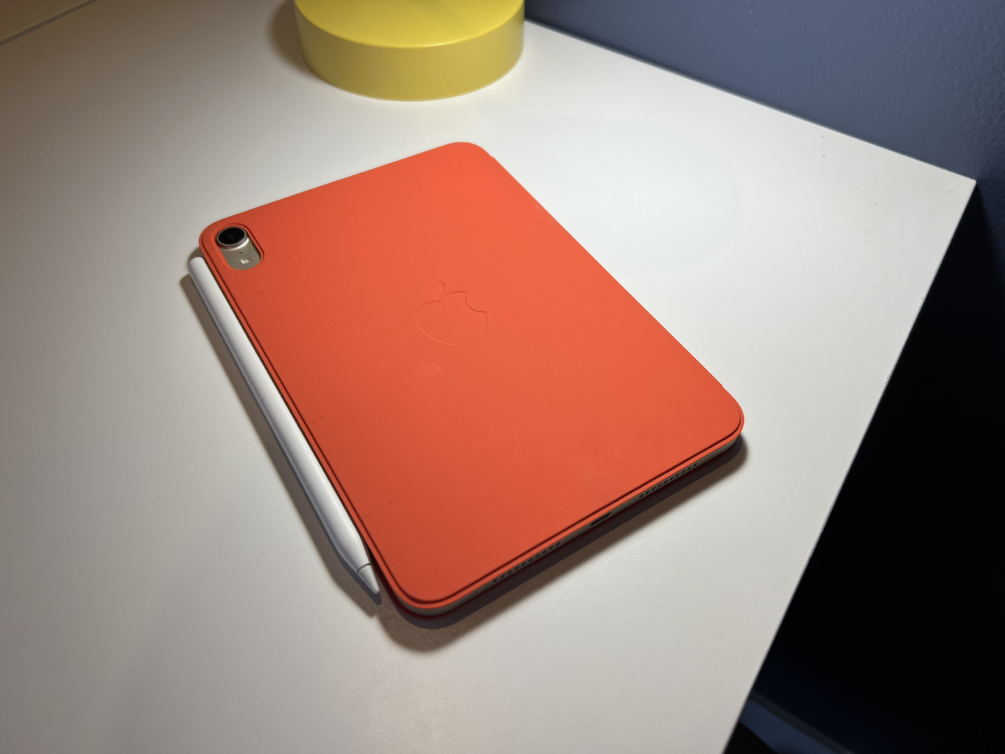 iPad mini 6, 256GB, Starlight + Apple Pencil + Smart Folio - photo 2