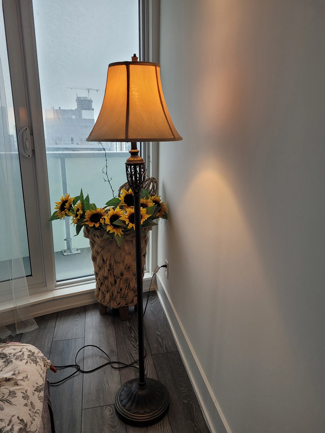 floor lamp