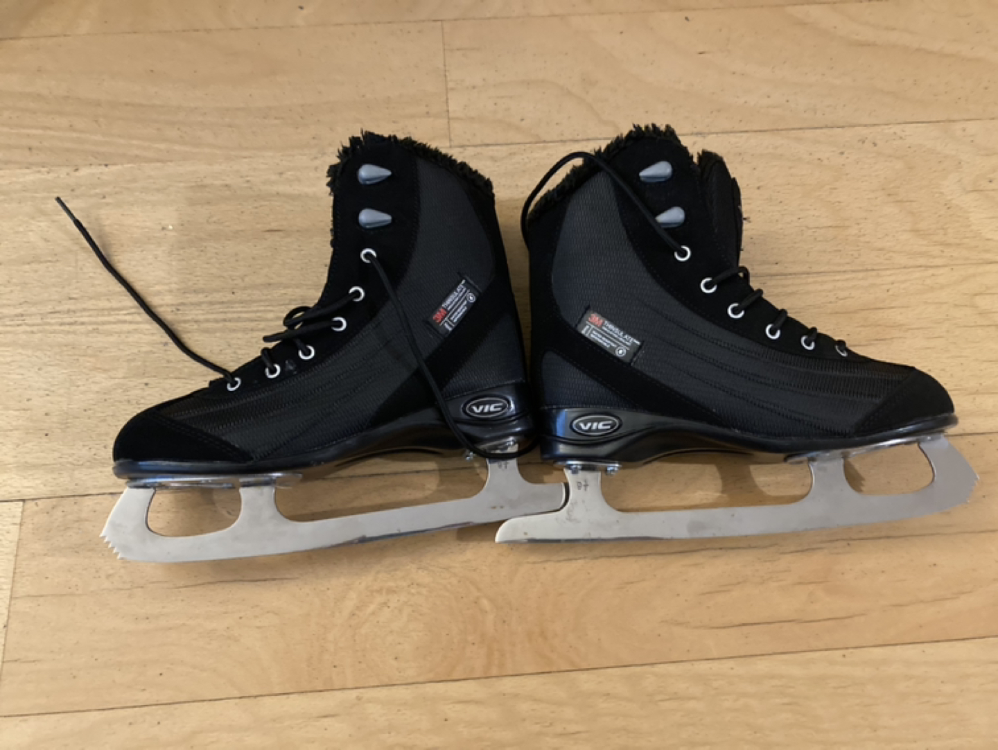 Women’s Senior Recreational Ice skates, Size 5 (US) + bag - photo 3