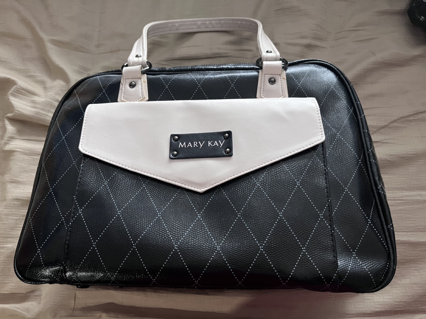 MaryKay Bag thumbnail
