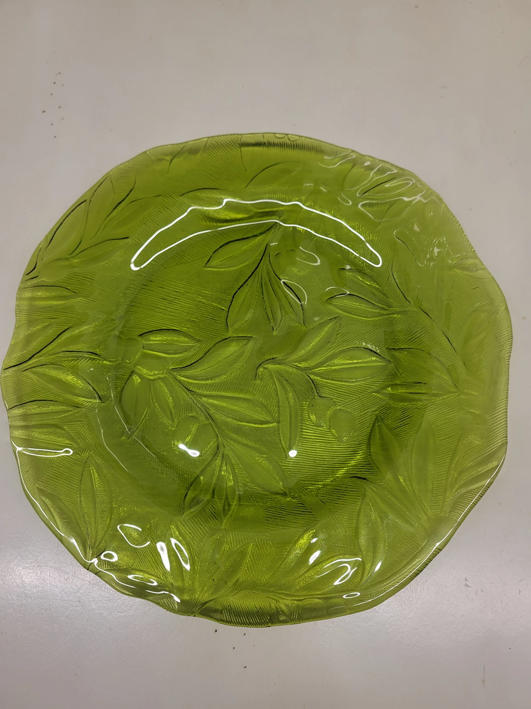 Vintage Green Leaf Plate thumbnail