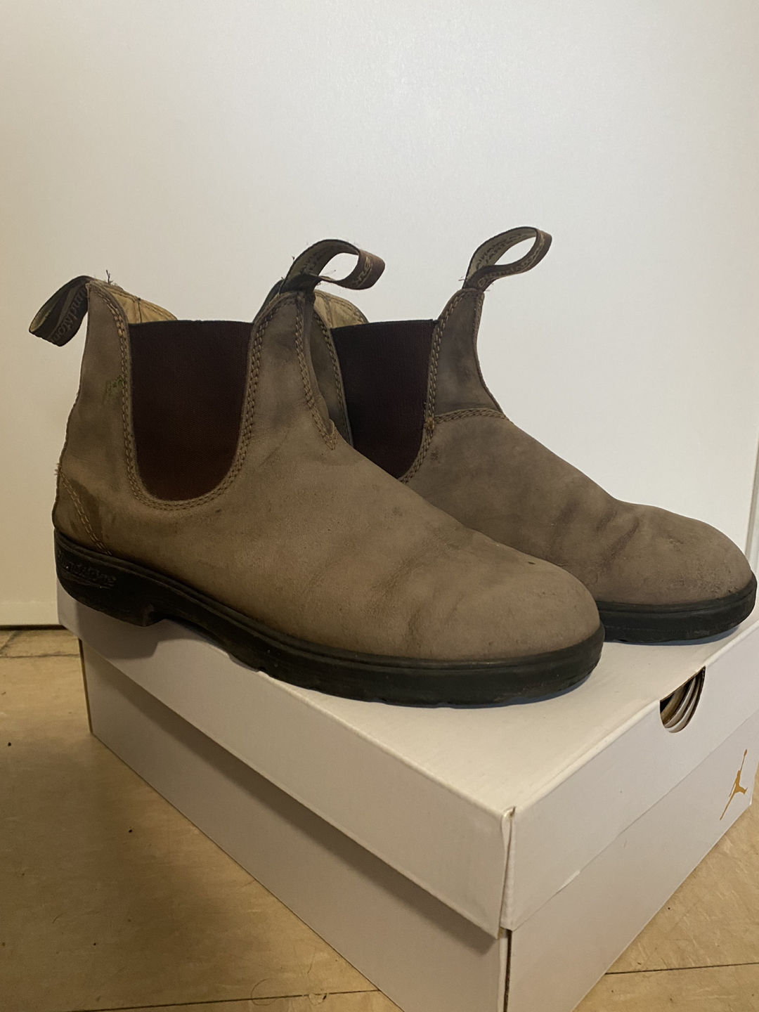 MOVING SALE! Blundstones