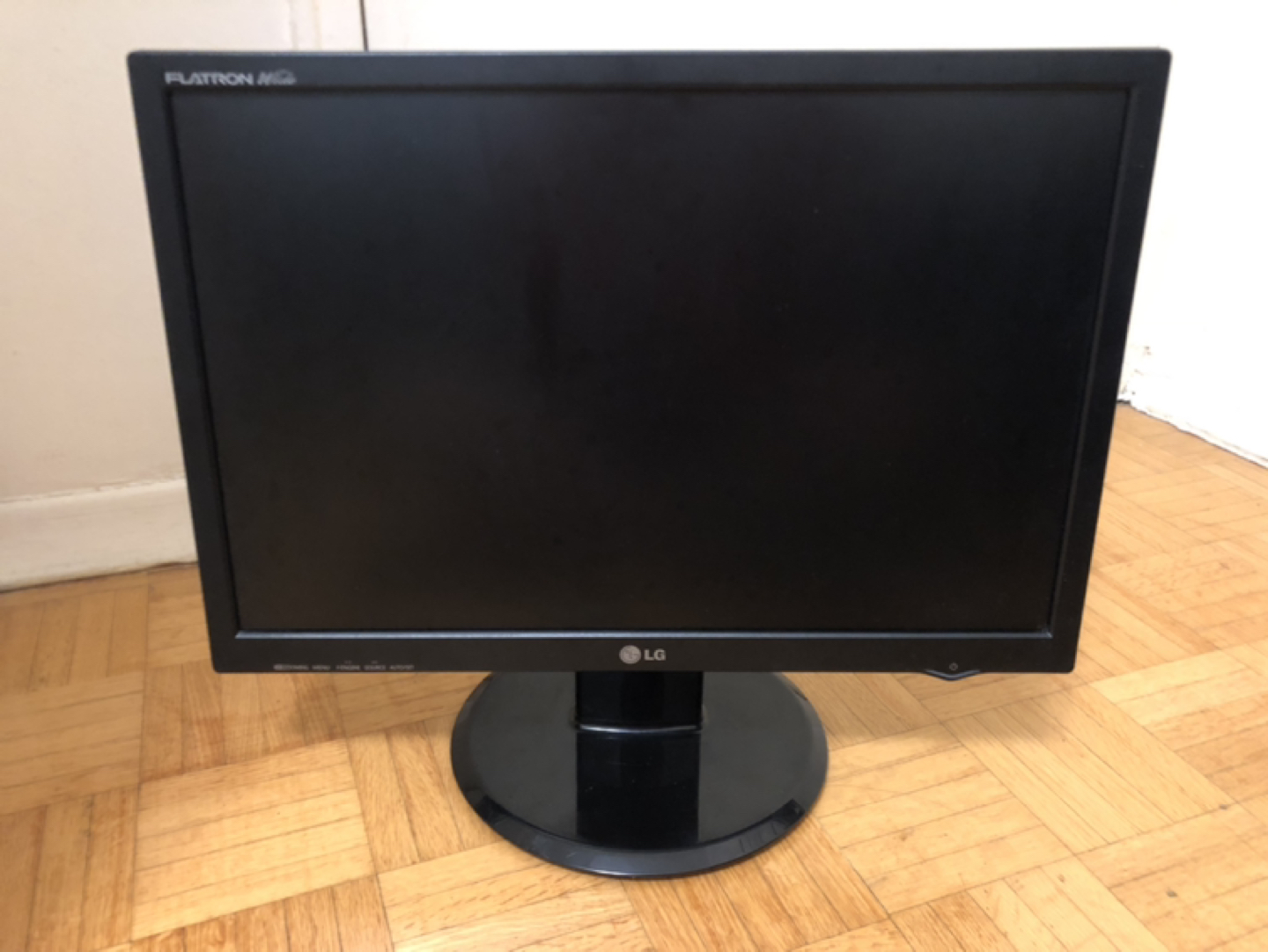 20” LG Flatron L206WTQ-BF Monitor thumbnail