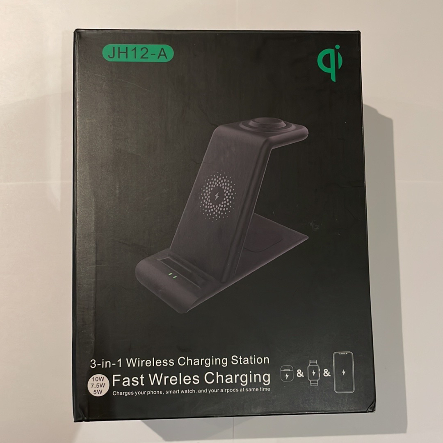 *BRAND NEW!* 3 in 1 wireless charger with MagSafe thumbnail