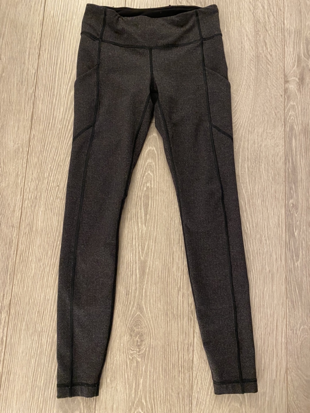 Lululemon pants with pockets (x3)