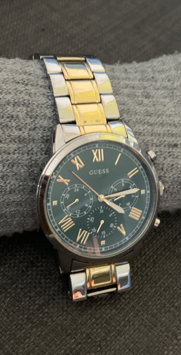 GUESS Men's Analog Quartz Watch