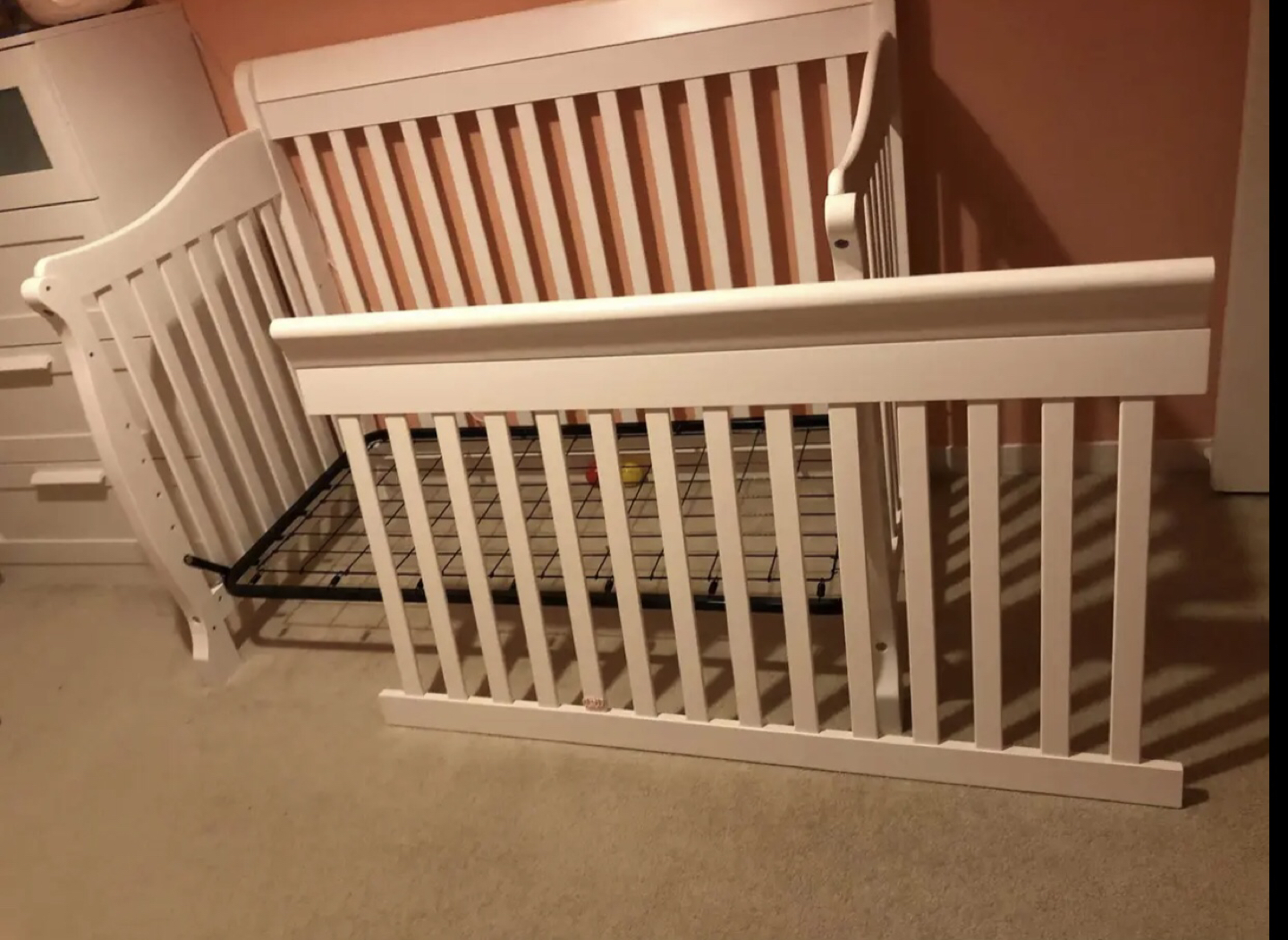 DaVinci kalani 4-in-1 convertible crib with Simmons mattress image indicator(2)