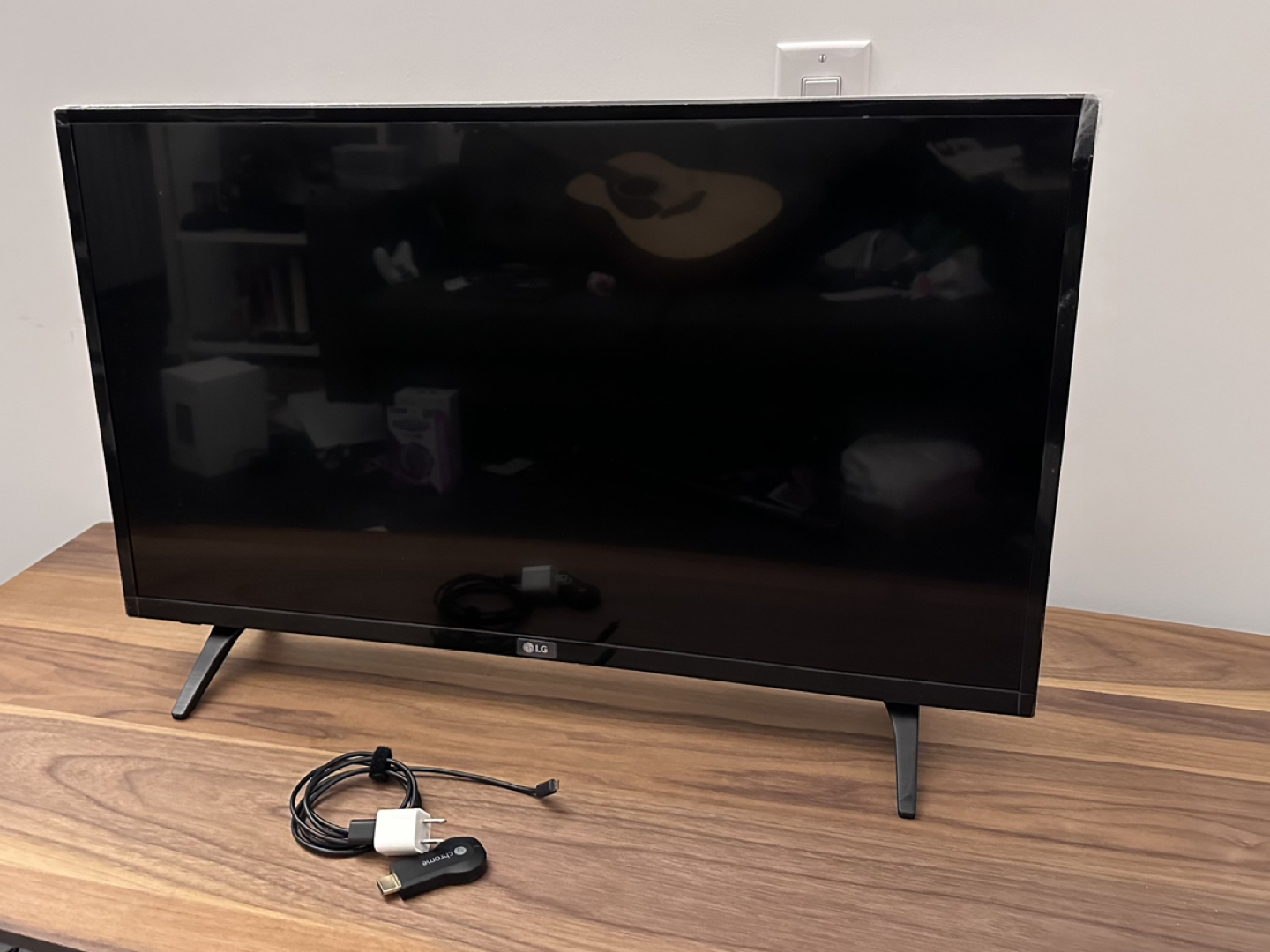 LG 28” TV with FREE google chrome cast thumbnail
