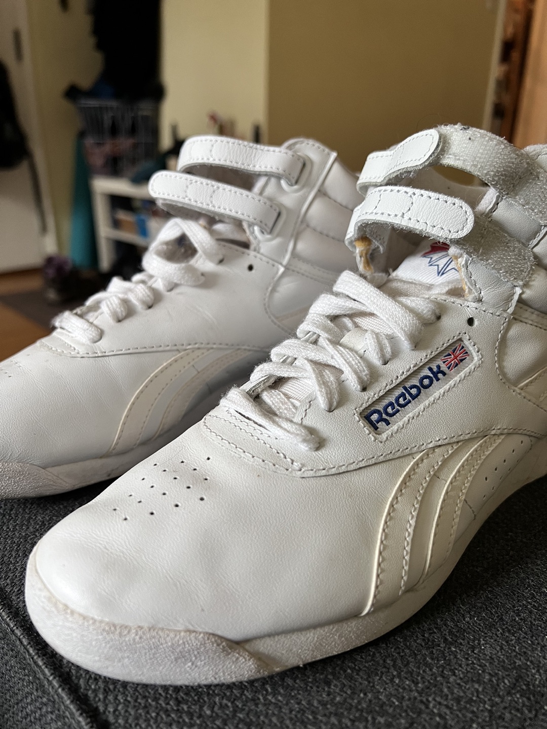 Reebok Womens Freestyle Hi Walking Shoe Size: 7.5 US W