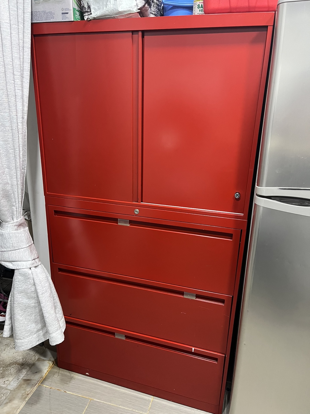 Storage cabinet