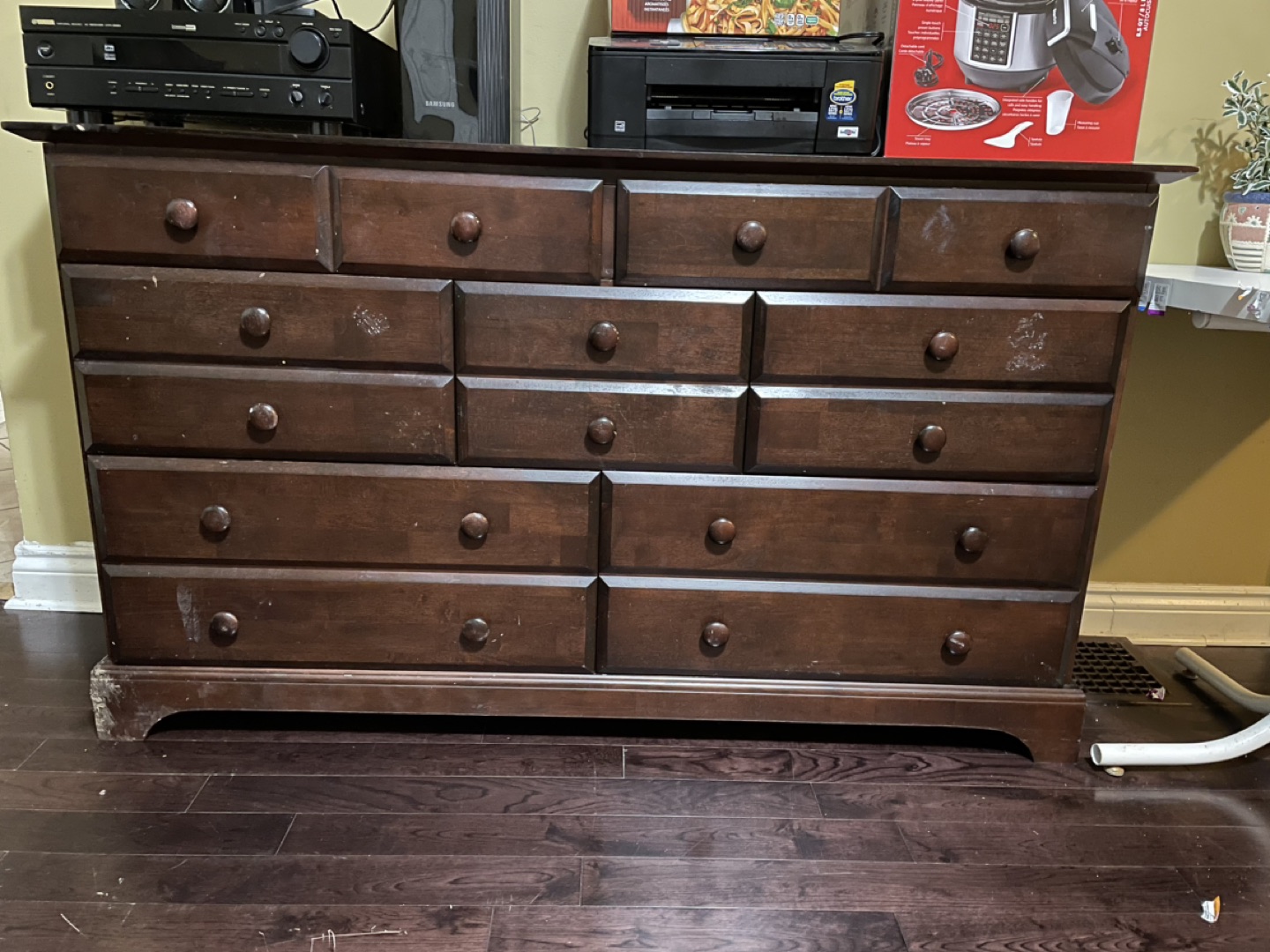 Dresser